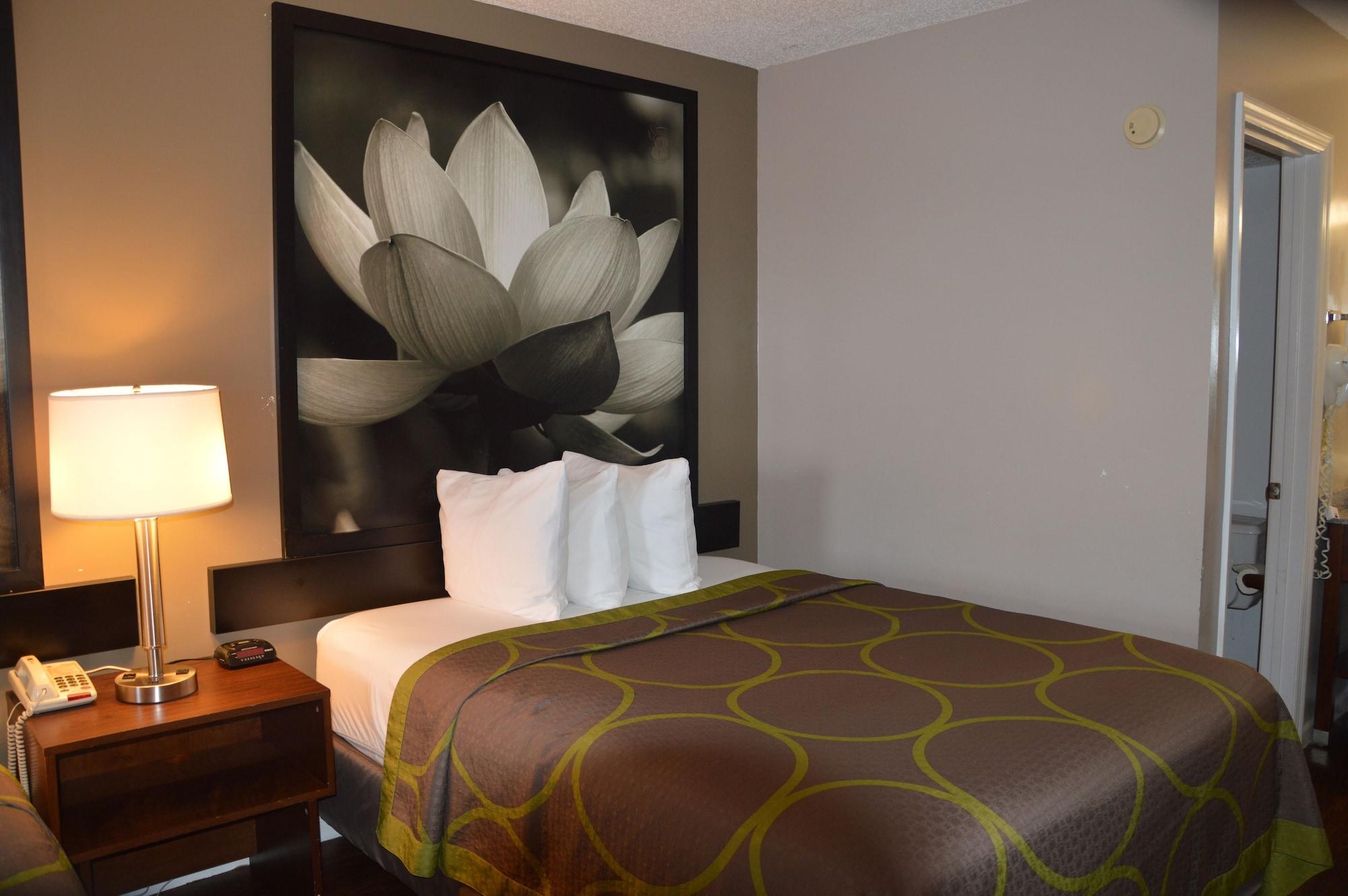 Super 8 By Wyndham Madison Hotell Exteriör bild