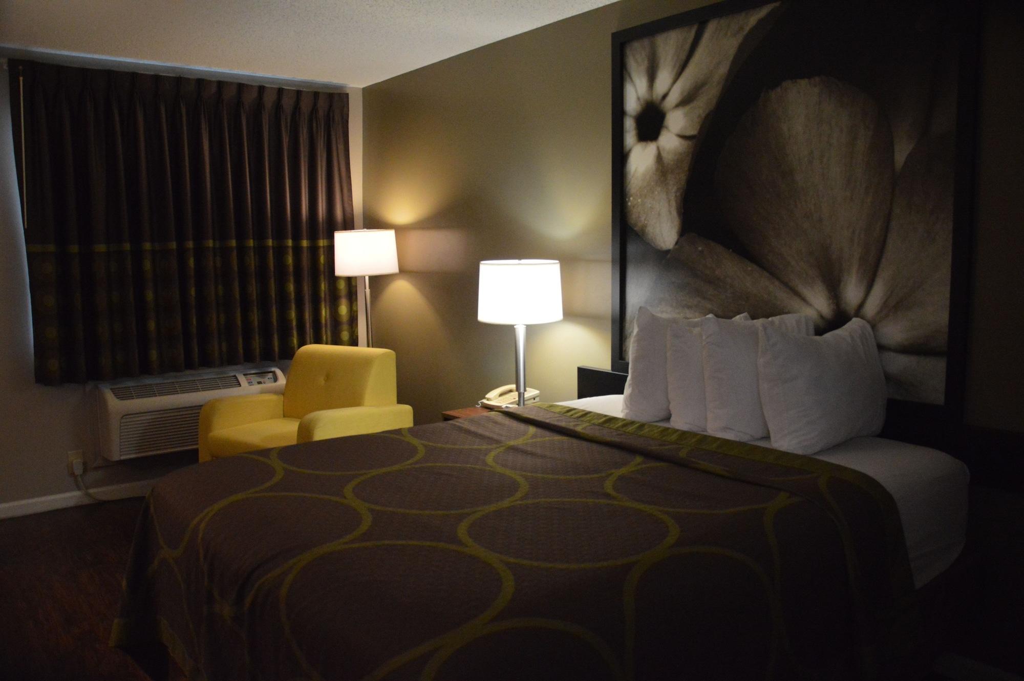 Super 8 By Wyndham Madison Hotell Exteriör bild
