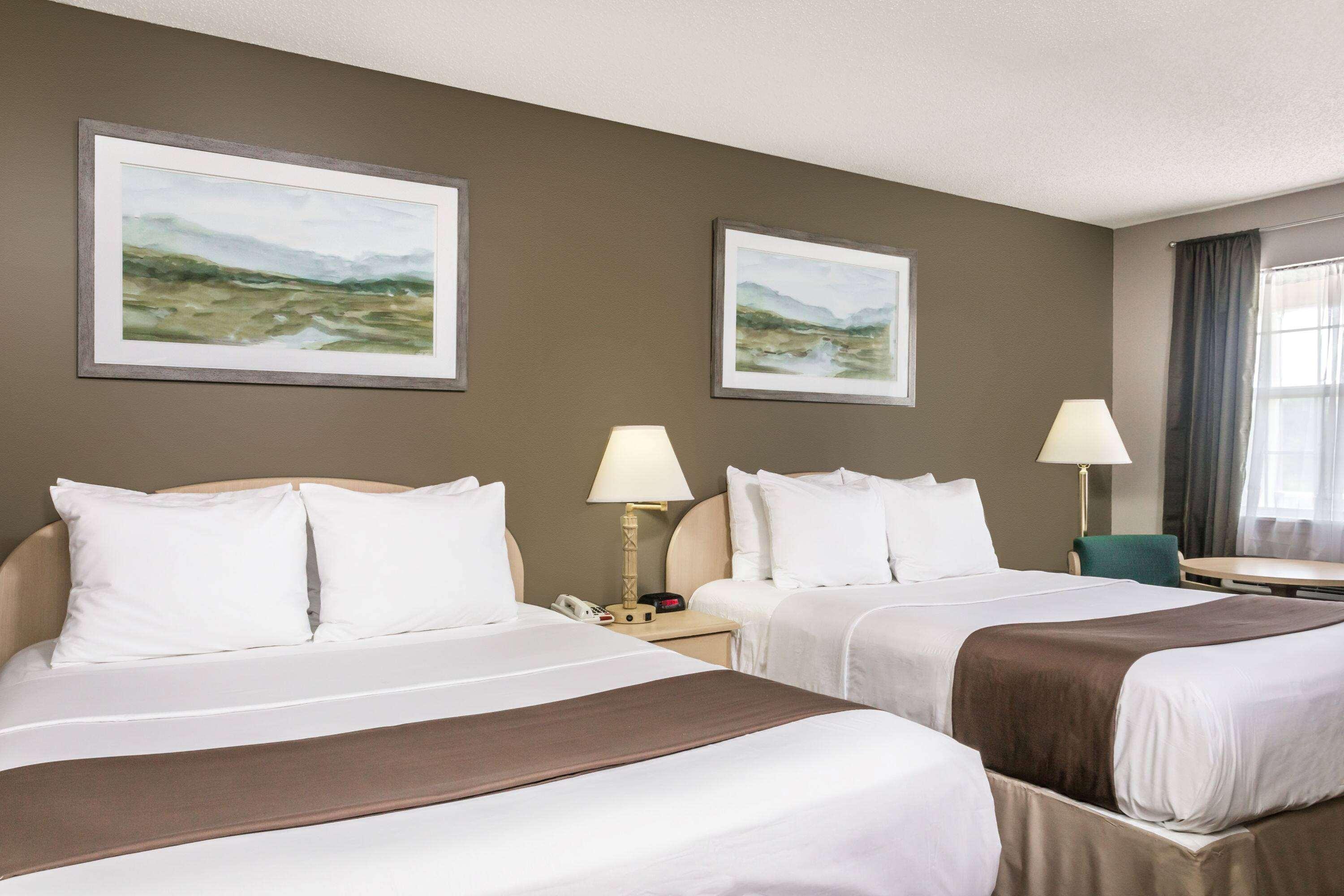 Super 8 By Wyndham Madison Hotell Exteriör bild